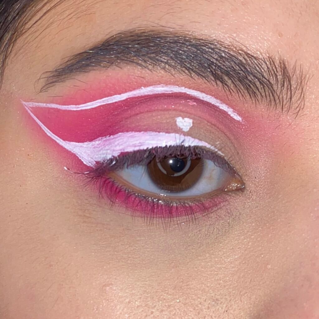 pink and white E-girl eyeliner makeup look