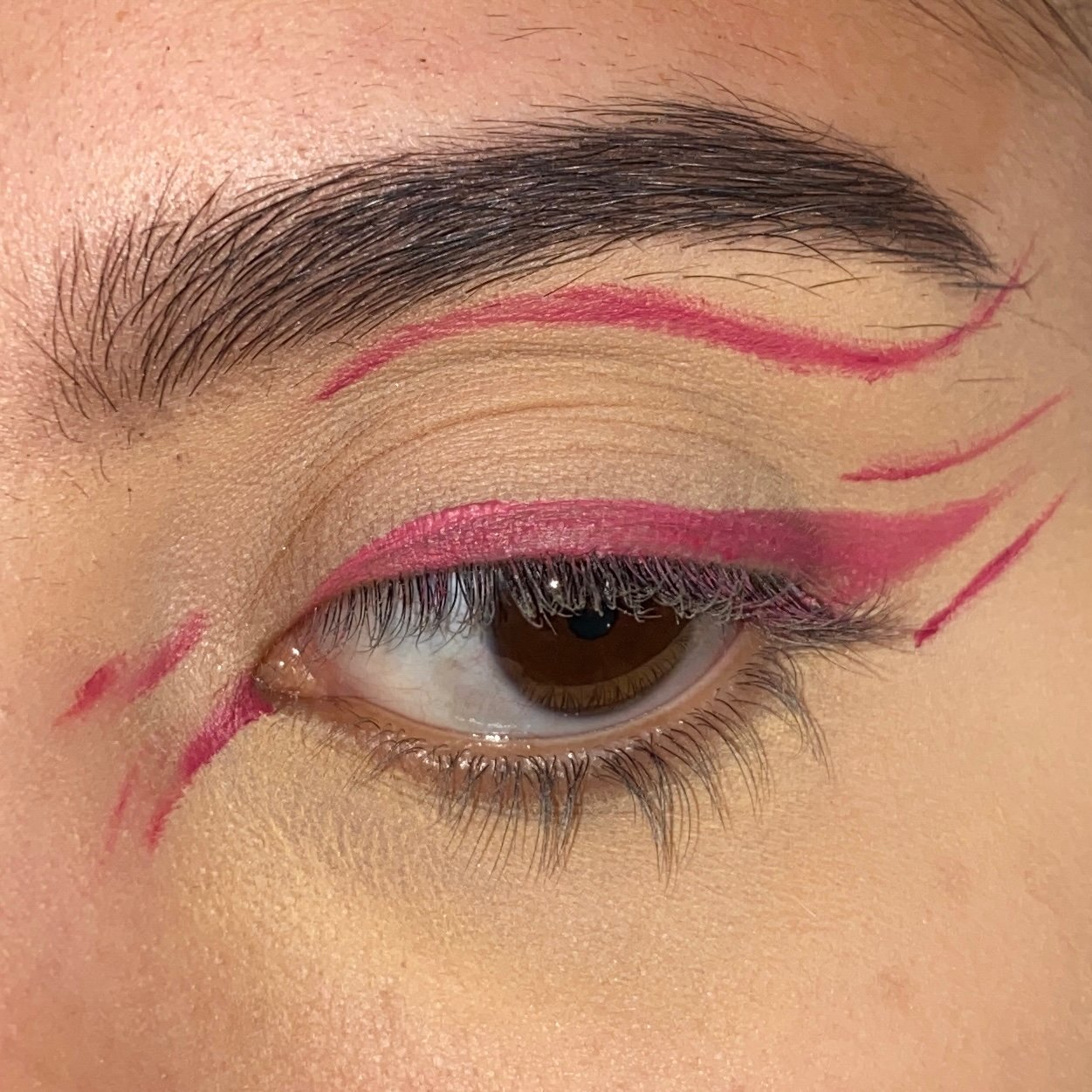  Pink Striped e-girl eyeliner look